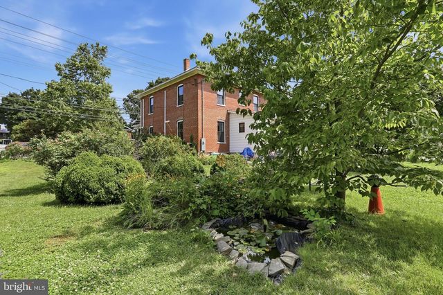 333 E 1ST AVE, Charles Town, WV 25414