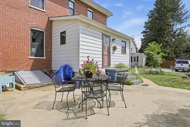 333 E 1ST AVE, Charles Town, WV 25414