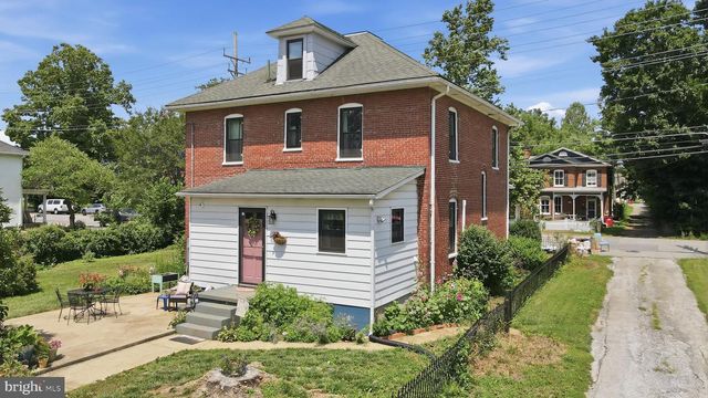 333 E 1ST AVE, Charles Town, WV 25414