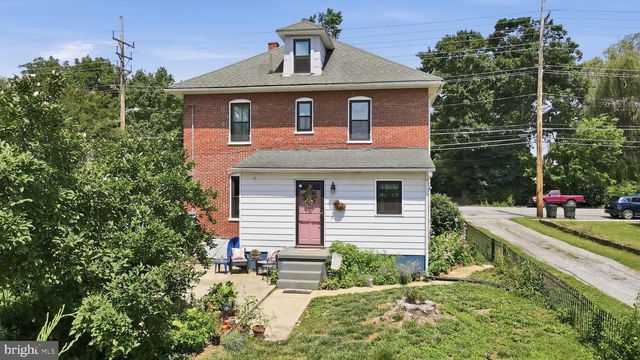 333 E 1ST AVE, Charles Town, WV 25414