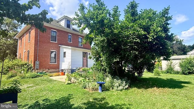 333 E 1ST AVE, Charles Town, WV 25414
