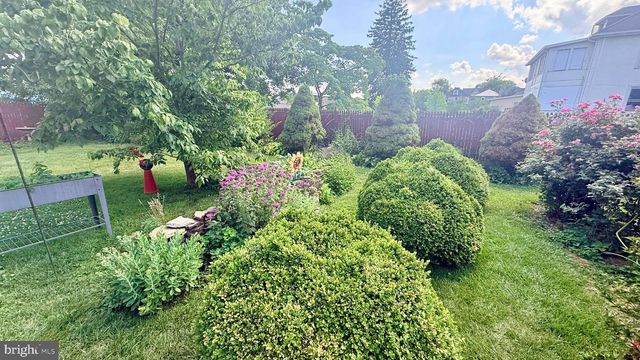 333 E 1ST AVE, Charles Town, WV 25414