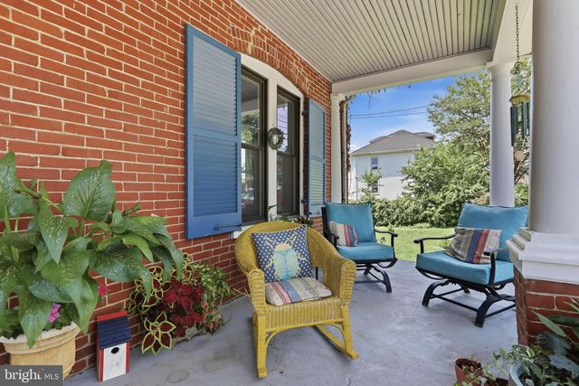 333 E 1ST AVE, Charles Town, WV 25414