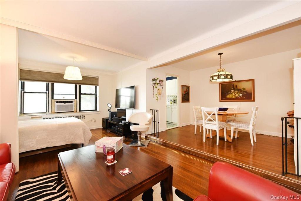 143-50 Hoover Avenue 104, Briarwood, NY 11435 — photo 5