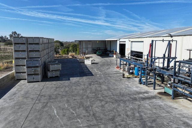 8521 Rd 256, Terra Bella, CA 93270