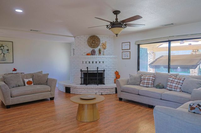 8521 Rd 256, Terra Bella, CA 93270