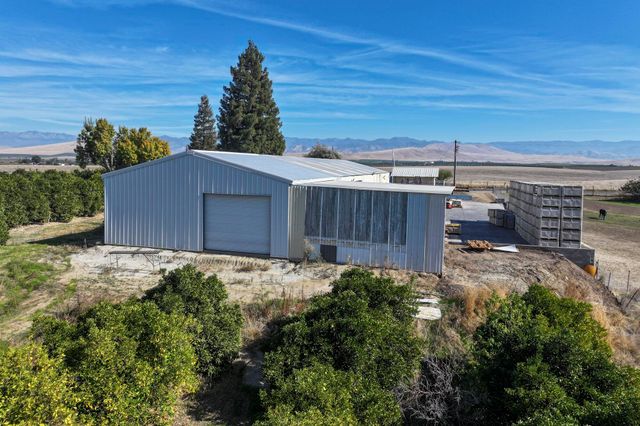 8521 Rd 256, Terra Bella, CA 93270