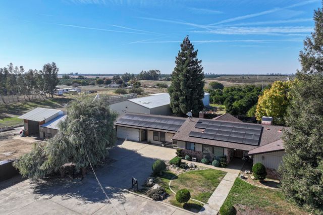 8521 Rd 256, Terra Bella, CA 93270