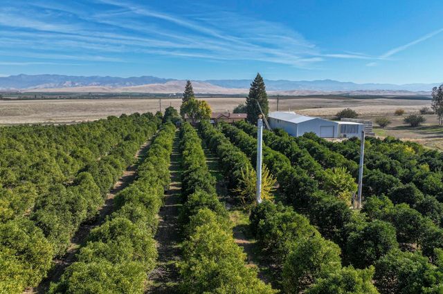 8521 Rd 256, Terra Bella, CA 93270