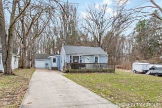 907 Wilson Avenue, Norton Shores, MI 49441