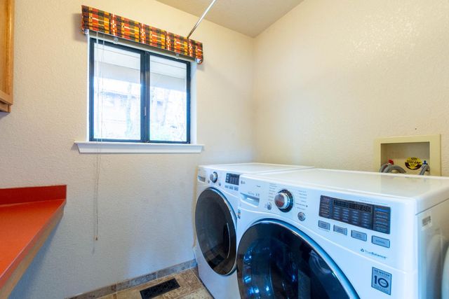 16193 Sharon Way, Grass Valley, CA 95949