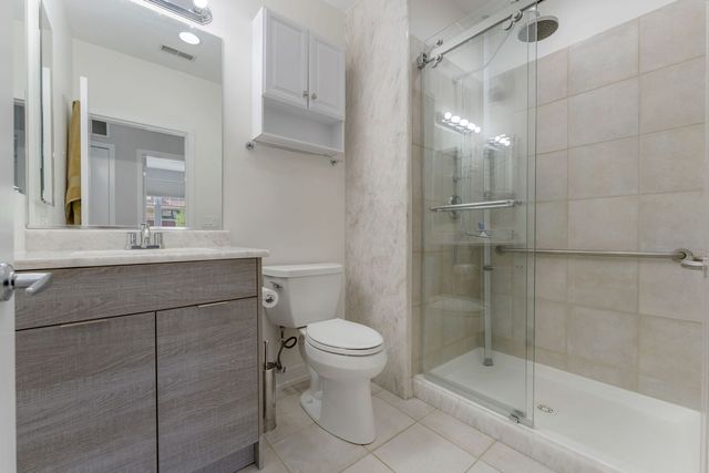 140 N Euclid Avenue 303, Oak Park, IL 60302
