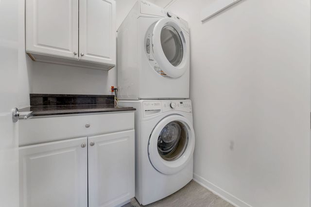140 N Euclid Avenue 303, Oak Park, IL 60302