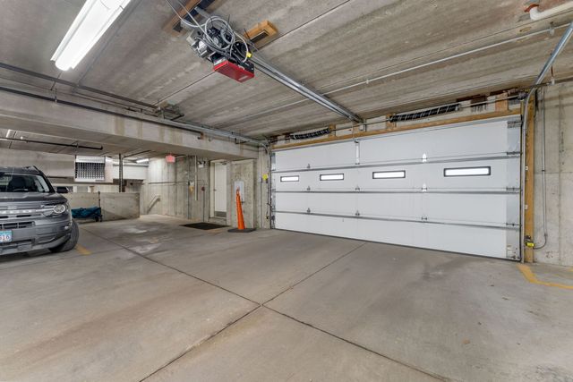 140 N Euclid Avenue 303, Oak Park, IL 60302