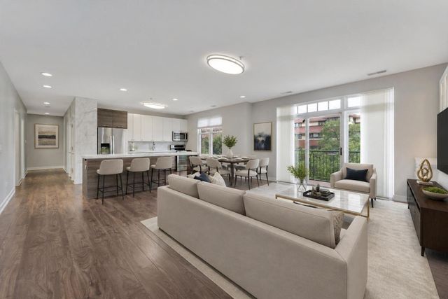 140 N Euclid Avenue 303, Oak Park, IL 60302