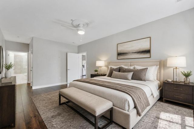 140 N Euclid Avenue 303, Oak Park, IL 60302