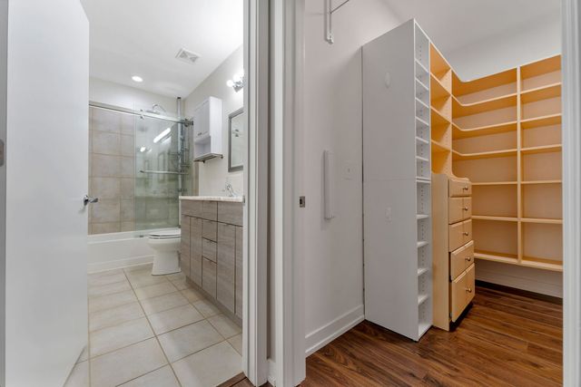 140 N Euclid Avenue 303, Oak Park, IL 60302
