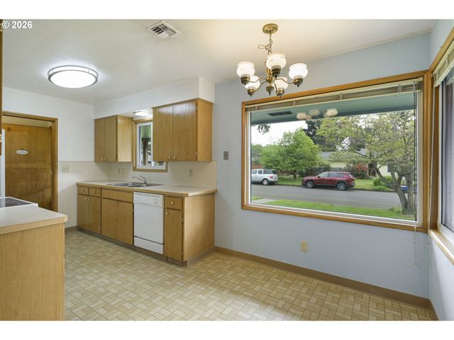 6908 TENNESSEE Ln, Vancouver, WA 98664