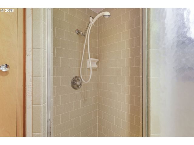 6908 TENNESSEE Ln, Vancouver, WA 98664