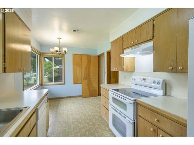 6908 TENNESSEE Ln, Vancouver, WA 98664