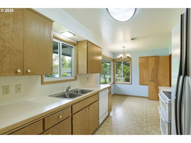 6908 TENNESSEE Ln, Vancouver, WA 98664
