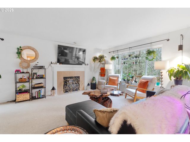 37720 HAMILTON RIDGE Dr, Sandy, OR 97055