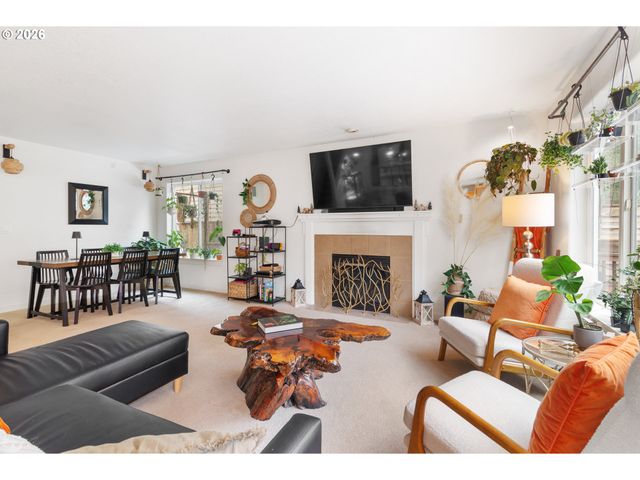 37720 HAMILTON RIDGE Dr, Sandy, OR 97055