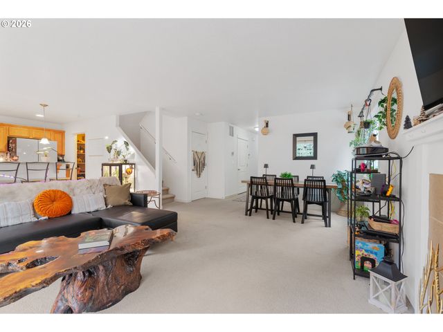 37720 HAMILTON RIDGE Dr, Sandy, OR 97055