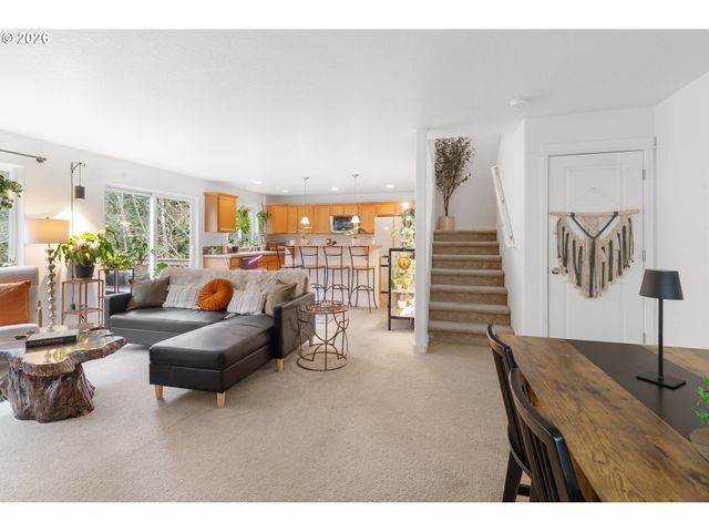 37720 HAMILTON RIDGE Dr, Sandy, OR 97055