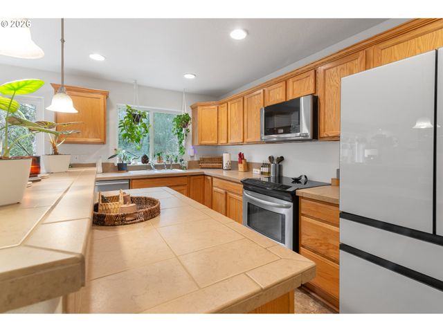 37720 HAMILTON RIDGE Dr, Sandy, OR 97055