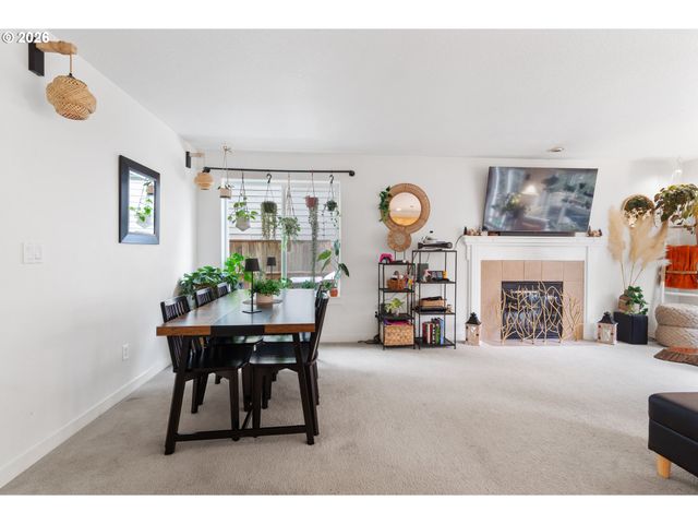 37720 HAMILTON RIDGE Dr, Sandy, OR 97055