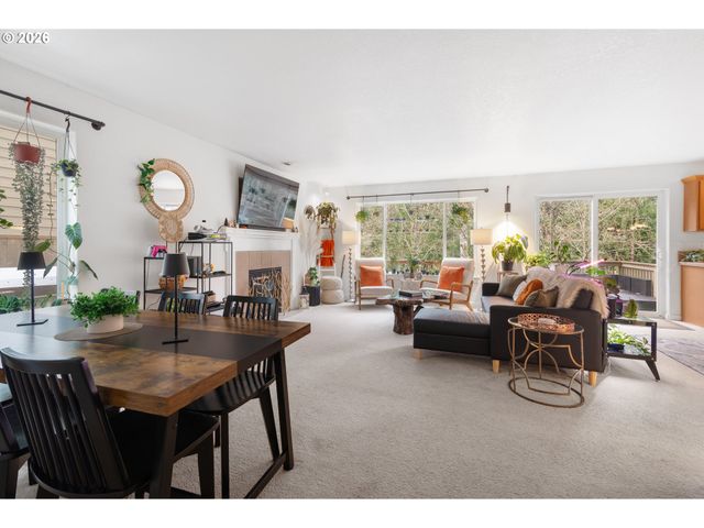 37720 HAMILTON RIDGE Dr, Sandy, OR 97055