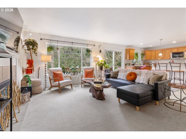 37720 HAMILTON RIDGE Dr, Sandy, OR 97055