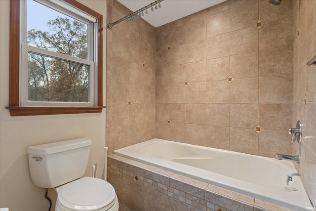 51864 Tall Pines Drive, Elkhart, IN 46514