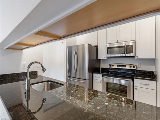 9540 Green Cypress LN 10-B2, Fort Myers, FL 33905