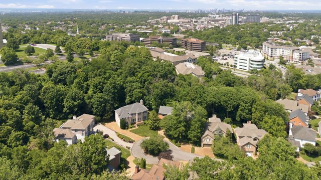 128 Abbeywood Dr, Nashville, TN 37215