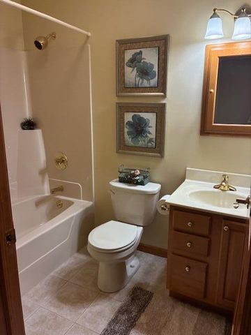 11807 Laurie Drive, Wheatfield, IN 46392