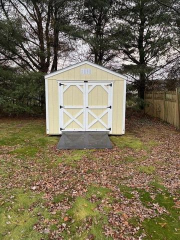 11807 Laurie Drive, Wheatfield, IN 46392