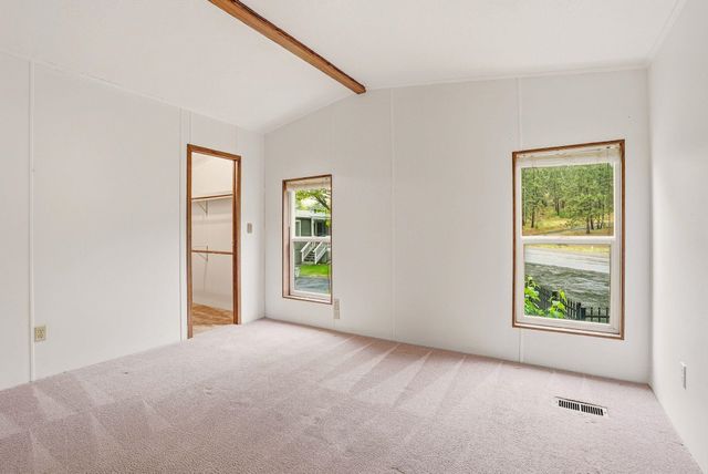 208 S Neyland Dr, Liberty Lake, WA 99019