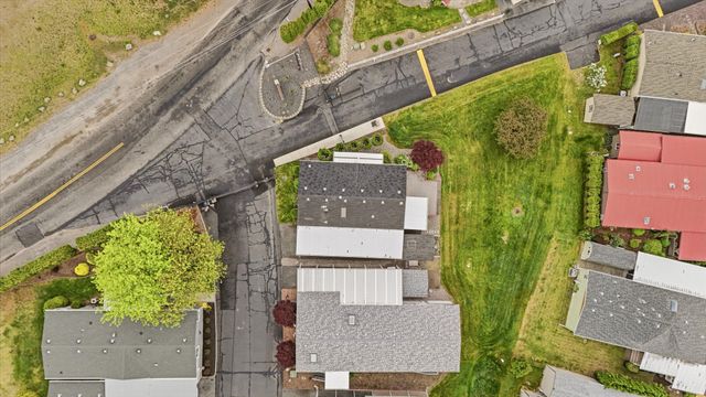 208 S Neyland Dr, Liberty Lake, WA 99019