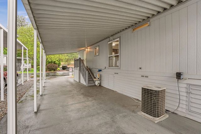 208 S Neyland Dr, Liberty Lake, WA 99019