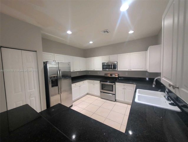 146 NE 36th Ter, Homestead, FL 33033