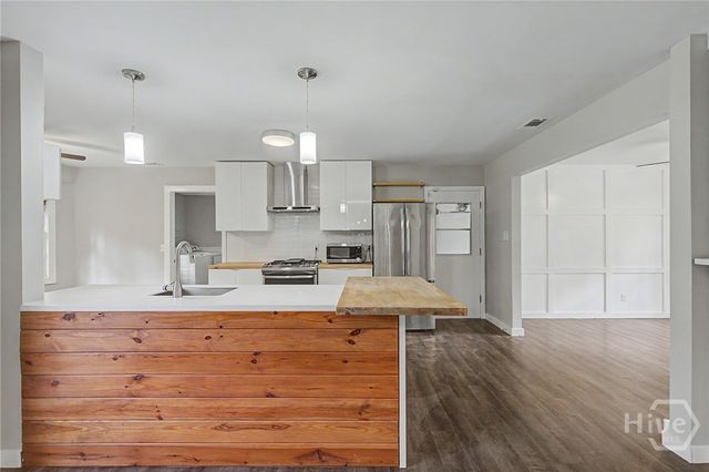 9 Glen Eden Court, Savannah, GA 31419