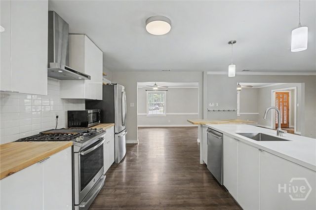 9 Glen Eden Court, Savannah, GA 31419