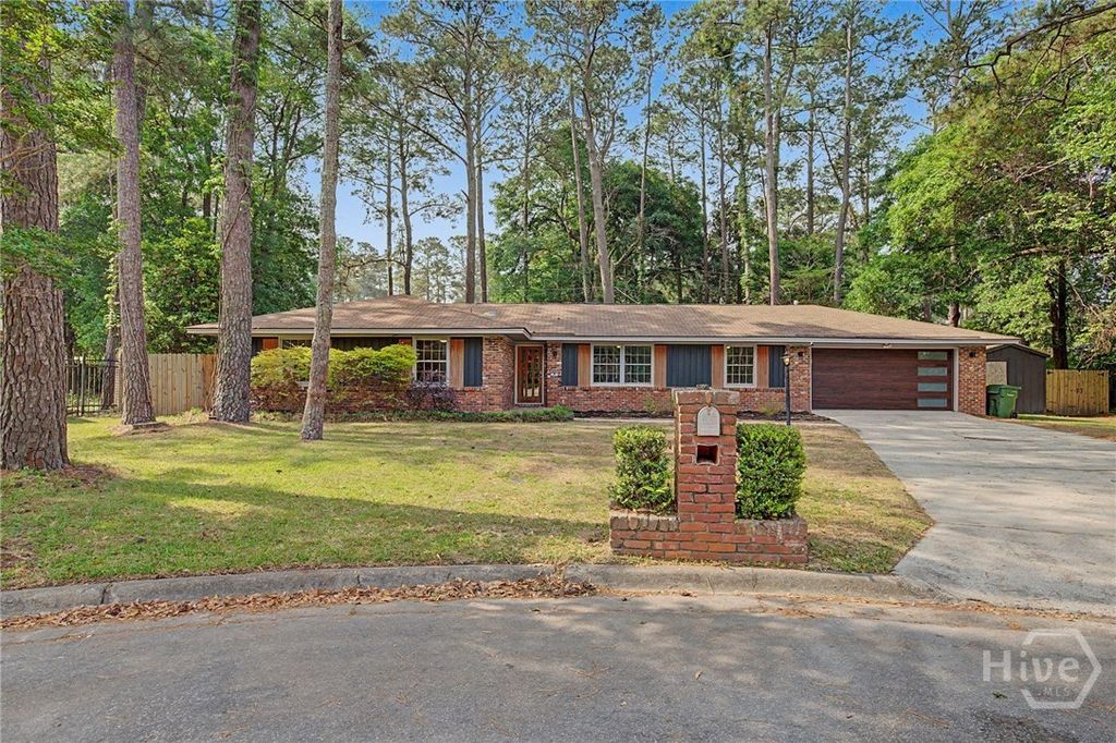 9 Glen Eden Court, Savannah, GA 31419