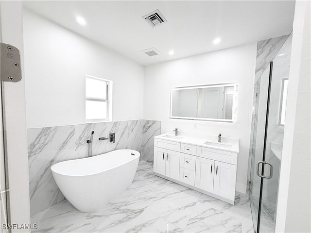 852 Chipley ST E, Lehigh Acres, FL 33974