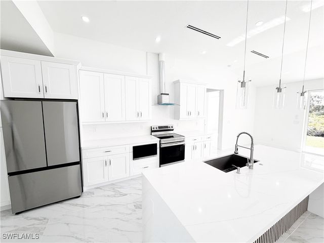 852 Chipley ST E, Lehigh Acres, FL 33974