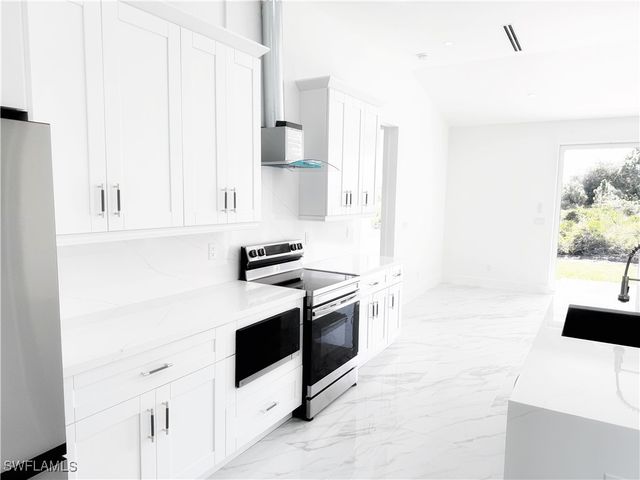 852 Chipley ST E, Lehigh Acres, FL 33974