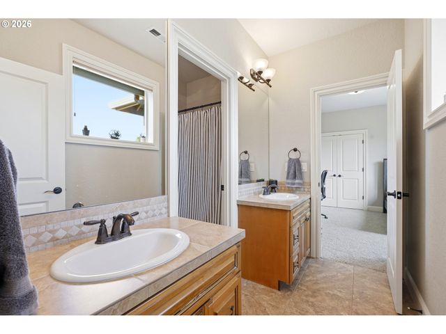 1518 Nw 37TH Ave, Camas, WA 98607