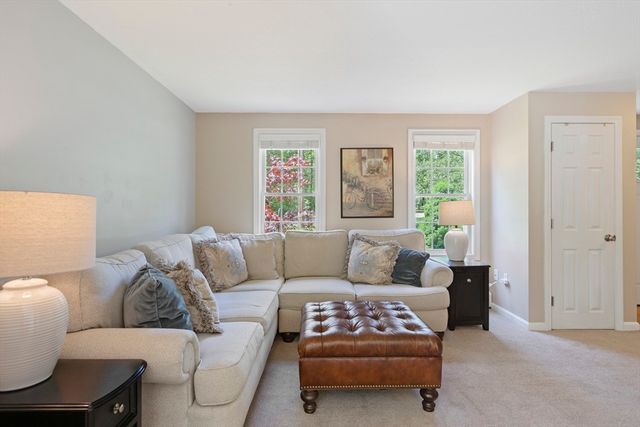 169 Brook St, Franklin, MA 02038